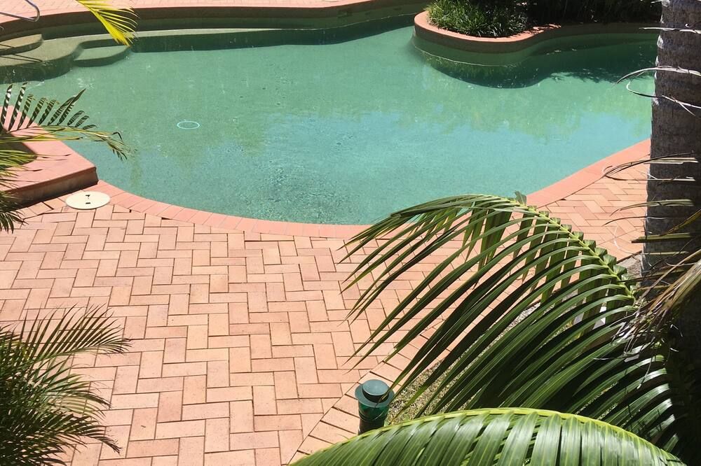 בריכה תמונה