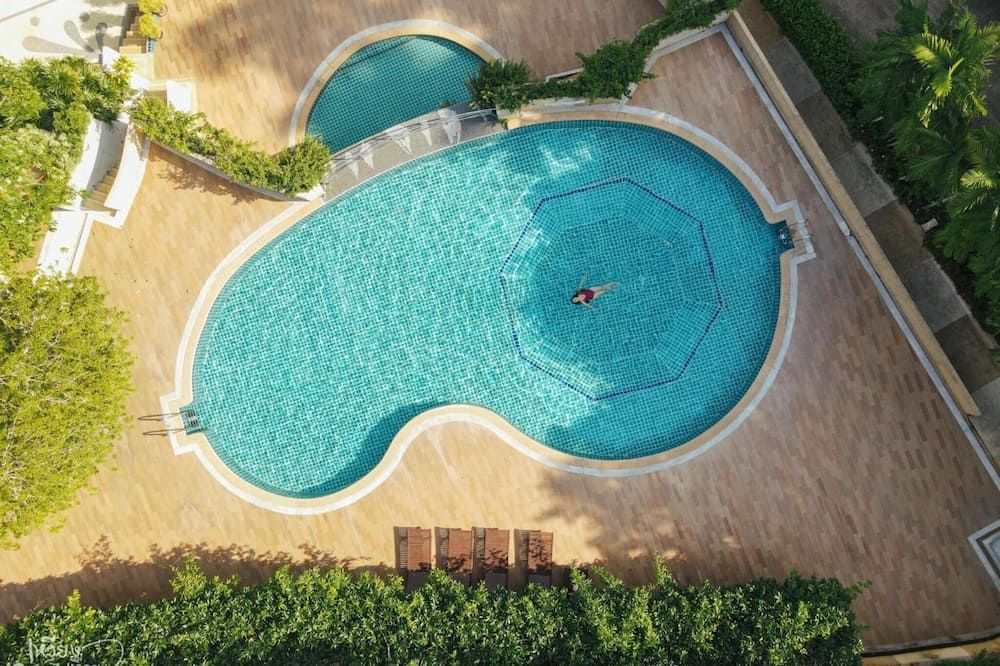 בריכה תמונה