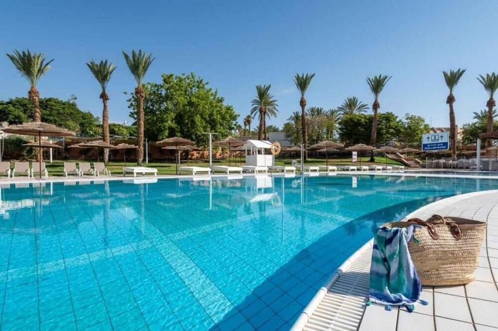 בריכה תמונה