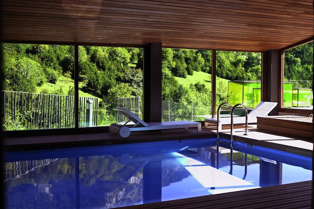 בריכה תמונה