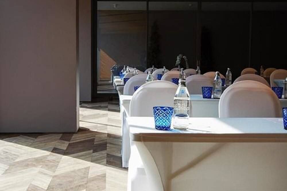 חדר ישיבות