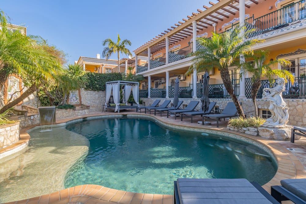 בריכה תמונה