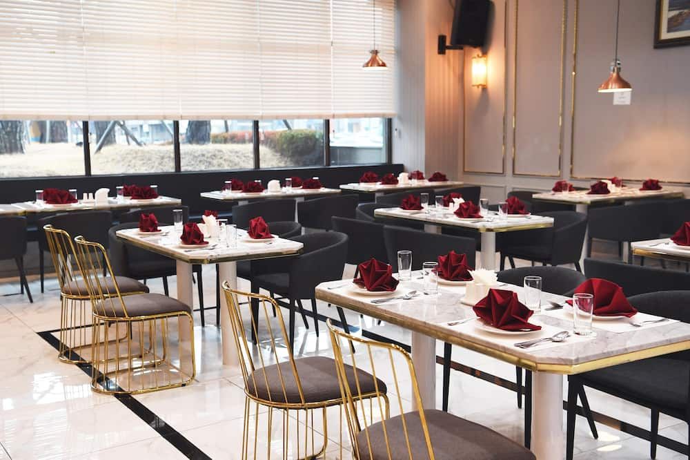 מסעדה תמונה