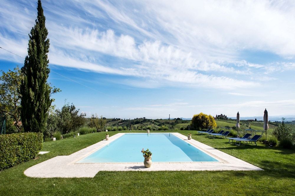 בריכה תמונה