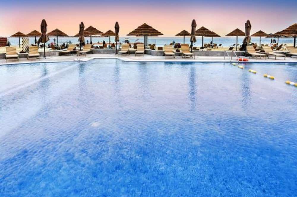 בריכה תמונה