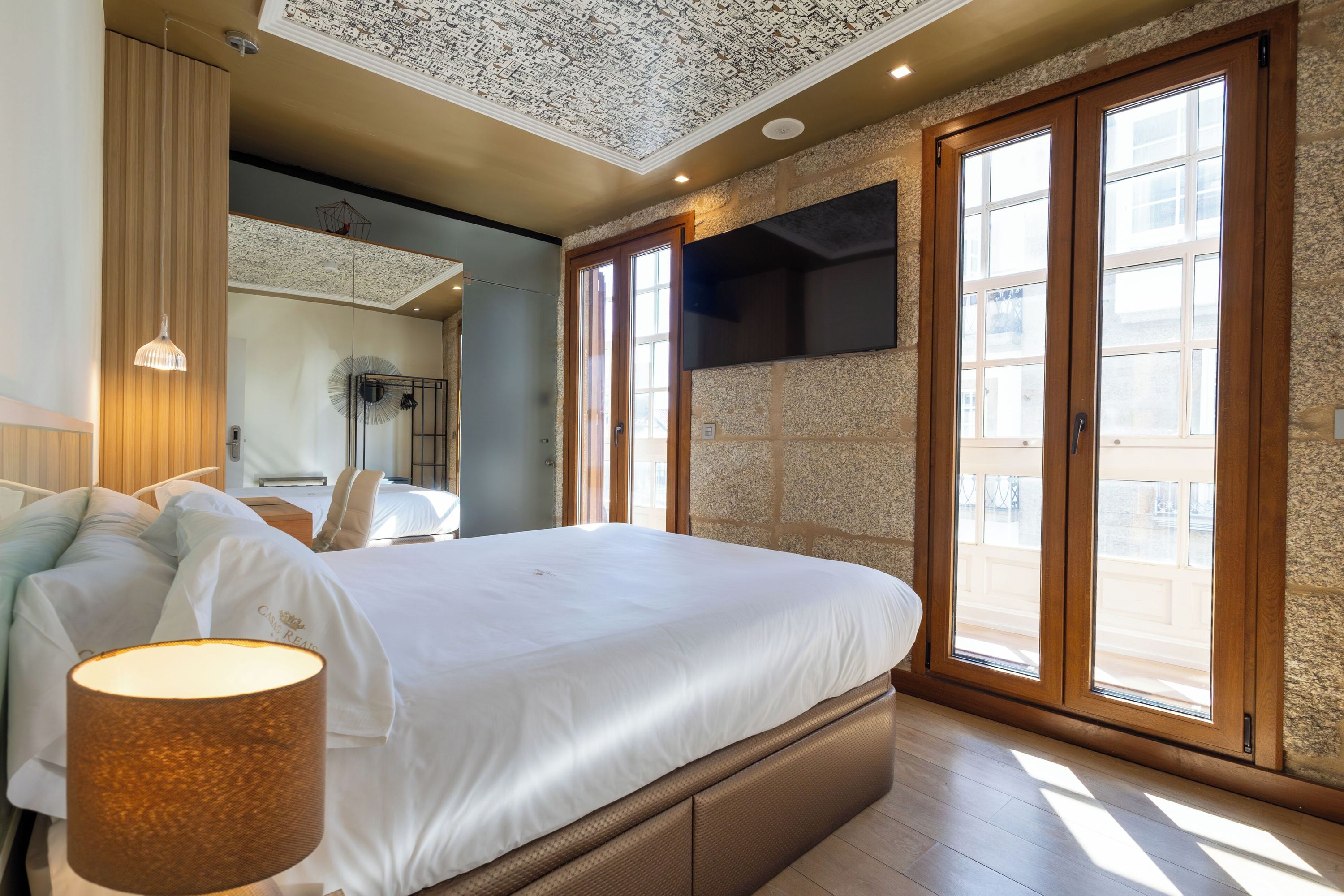 אחר תמונה