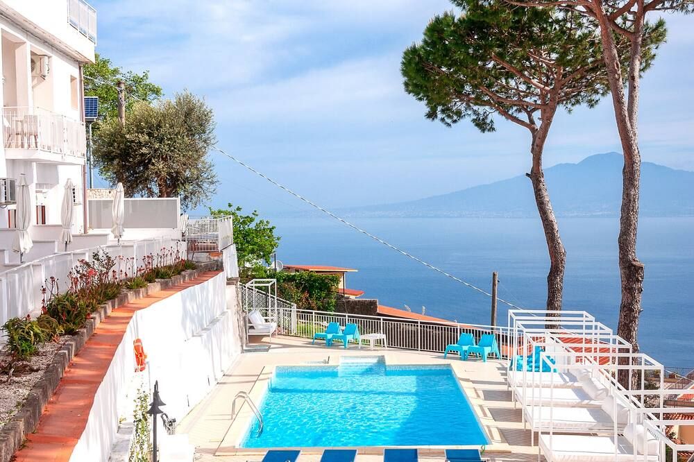 בריכה תמונה