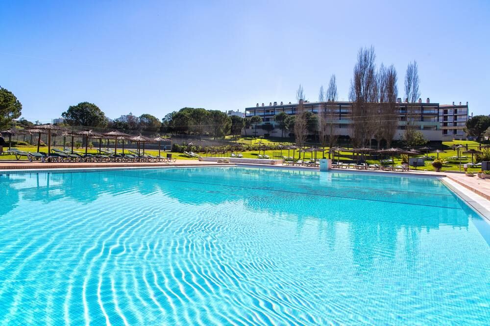 בריכה תמונה