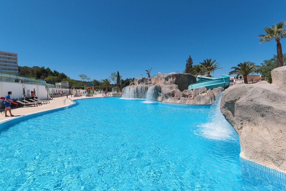 בריכה תמונה