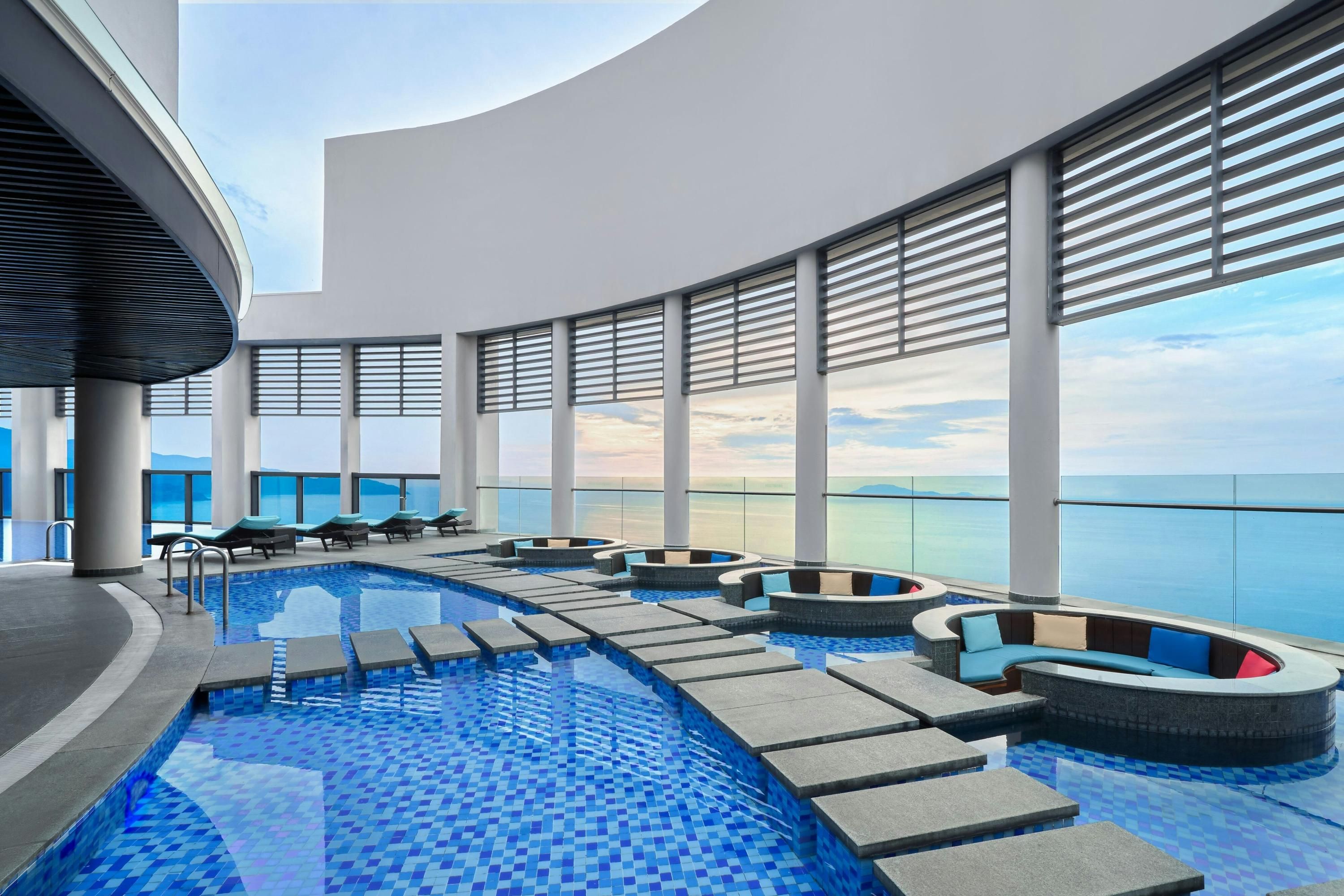 בריכה תמונה