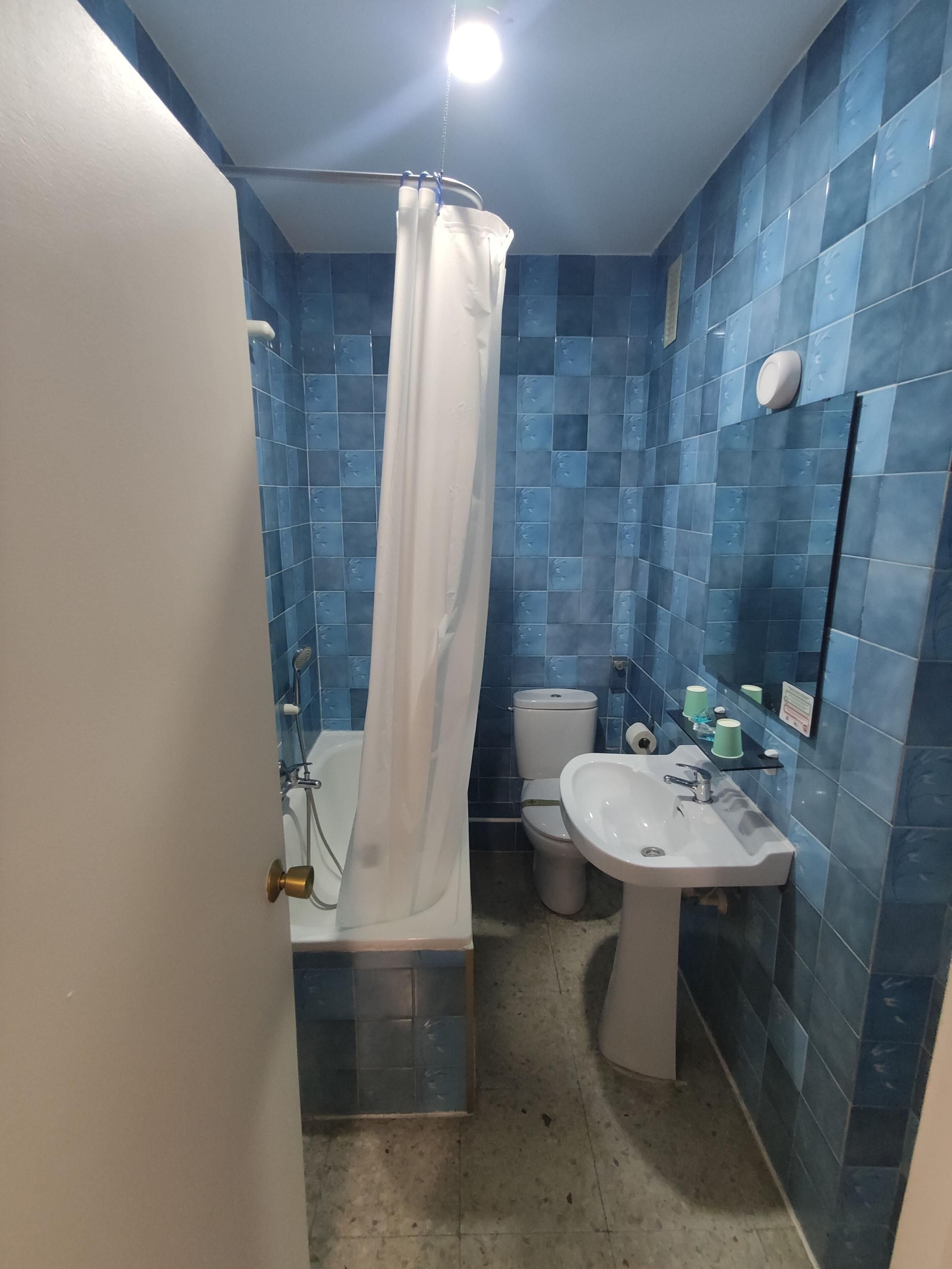 אחר תמונה