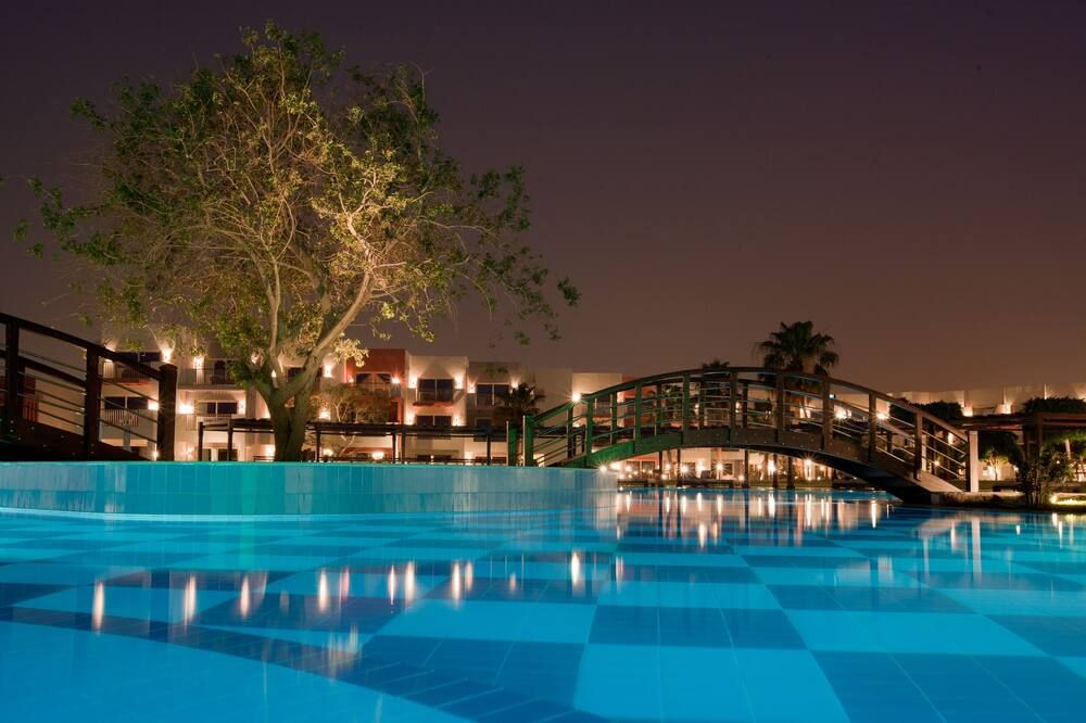 בריכה תמונה