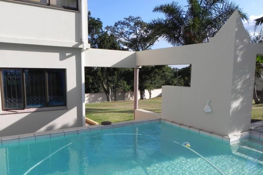 בריכה תמונה