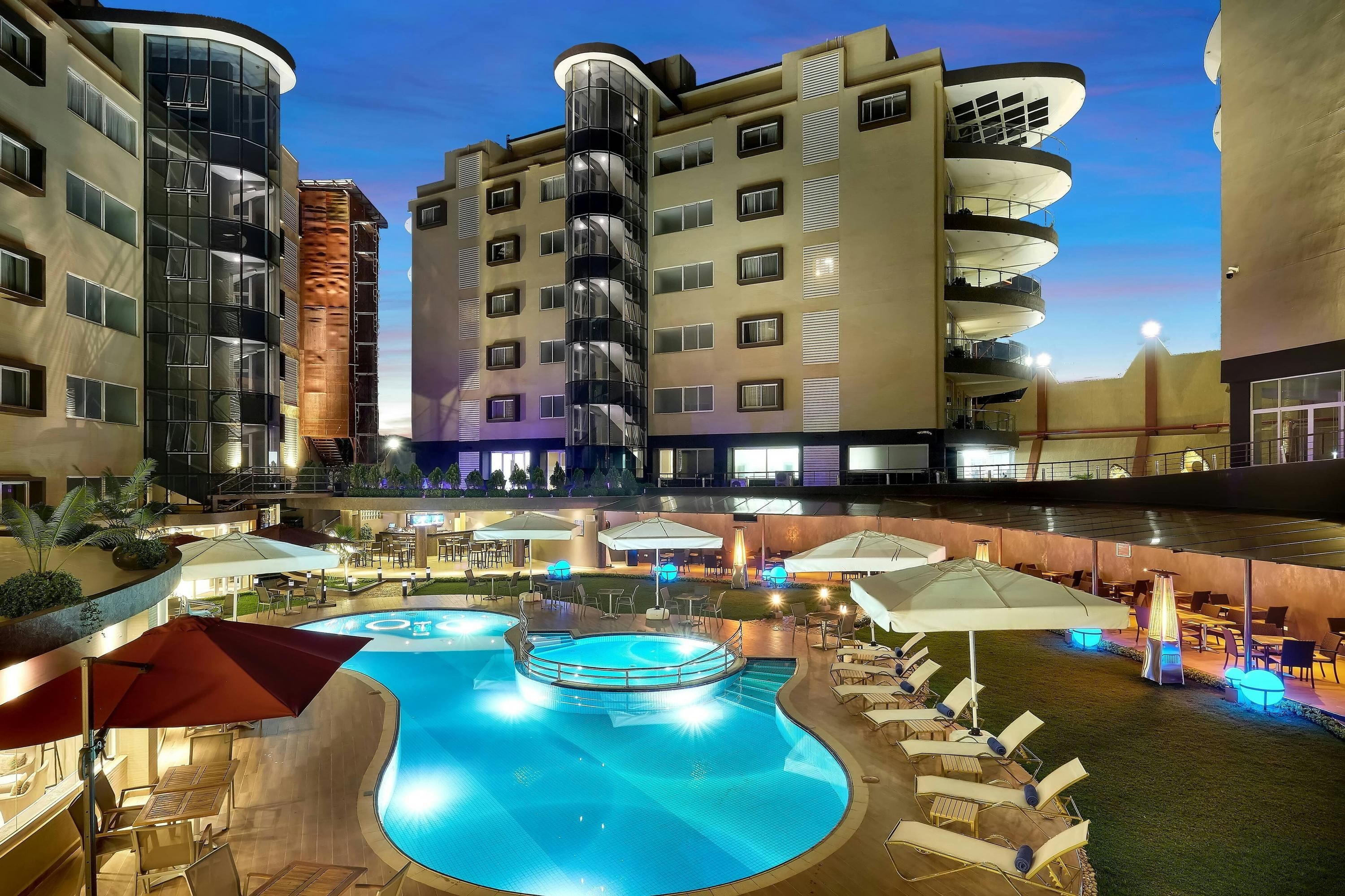 בריכה תמונה