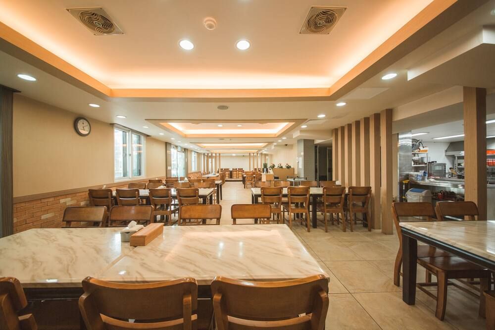 מסעדה תמונה