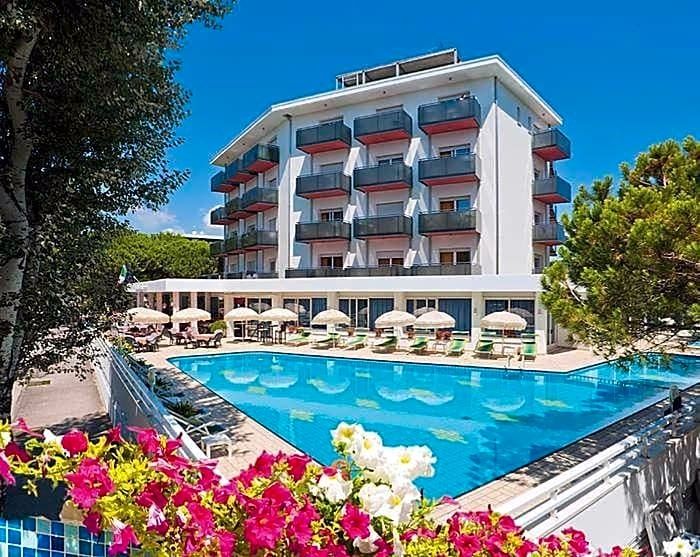 בריכה תמונה