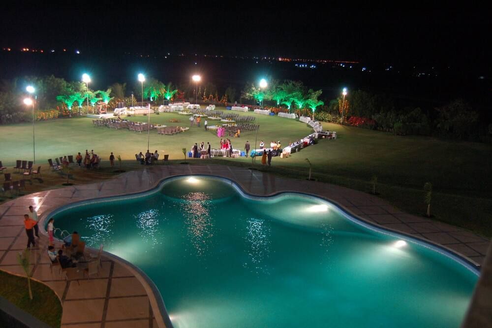 בריכה תמונה