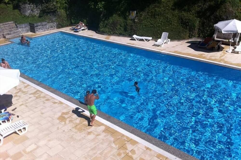 בריכה