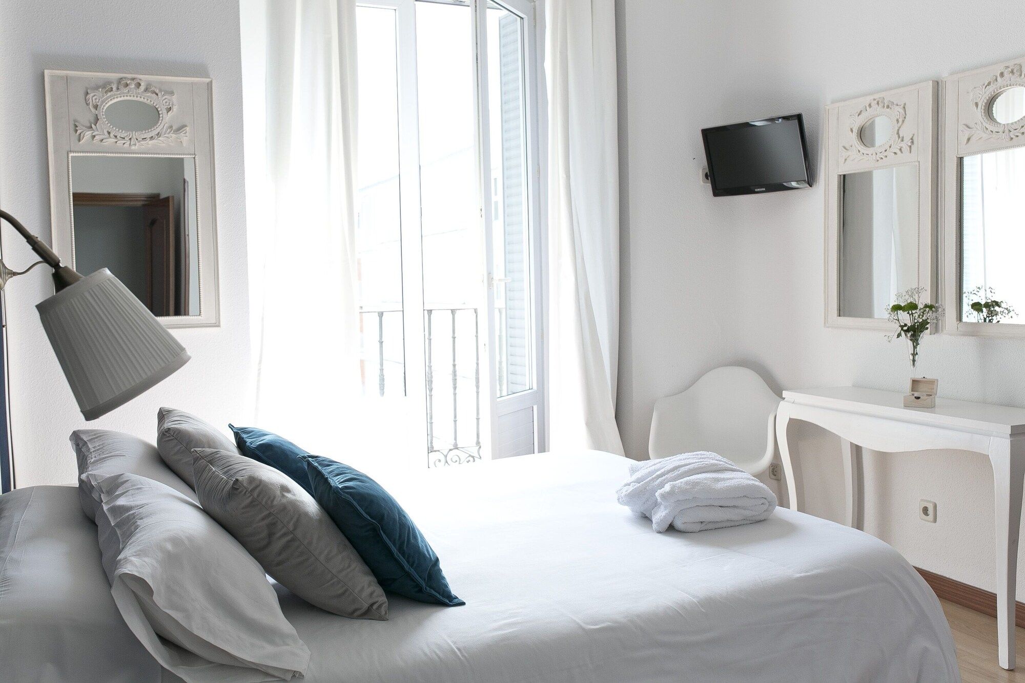 אחר