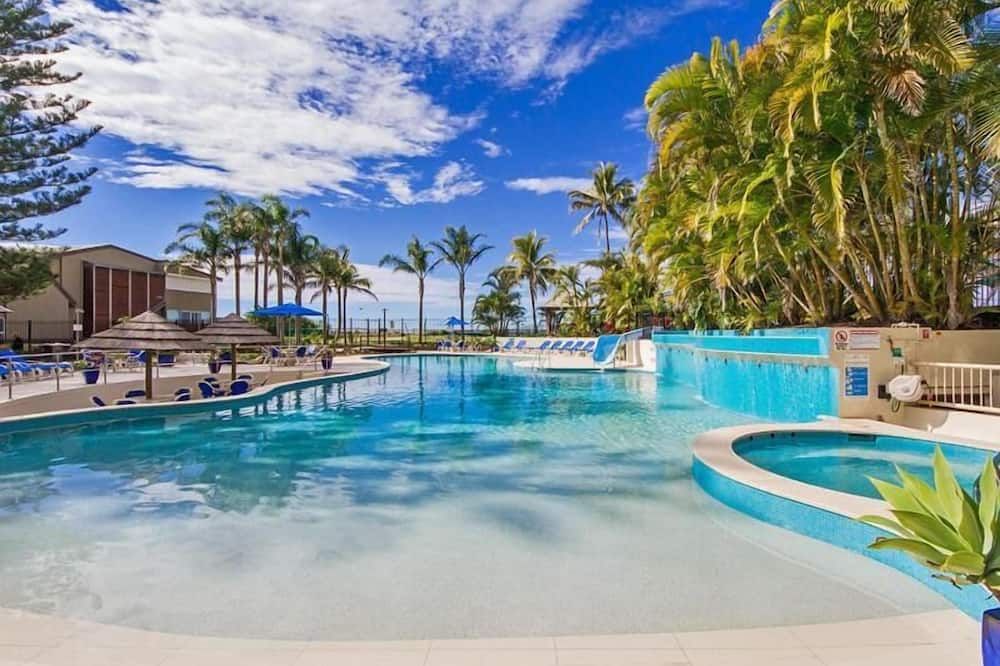 בריכה תמונה