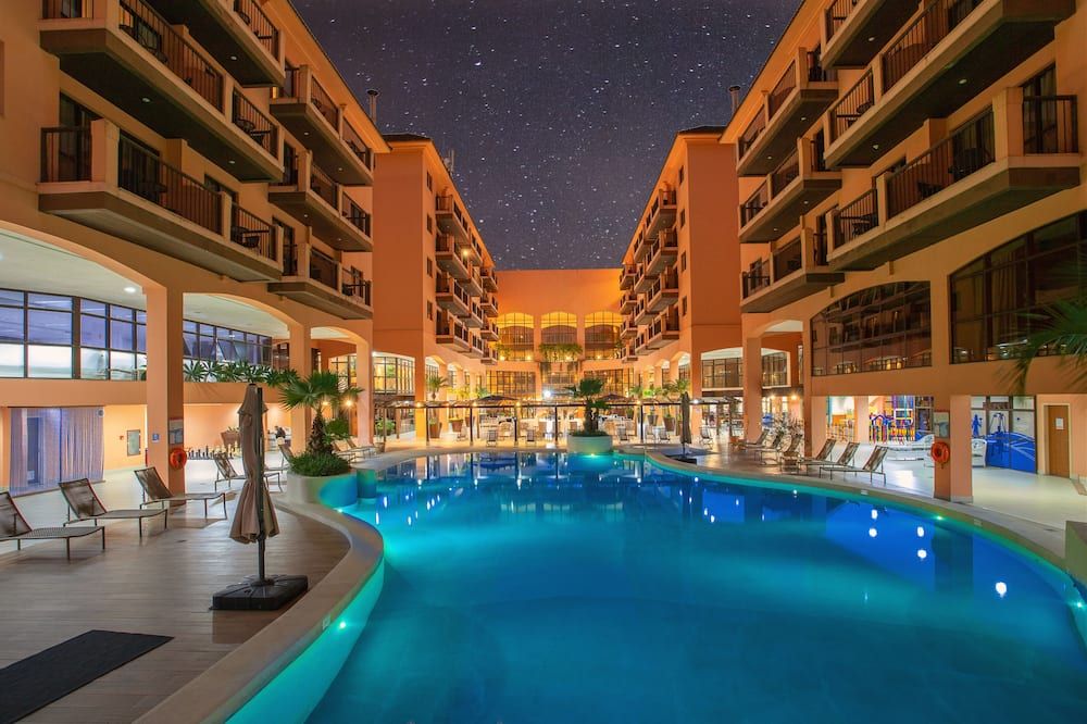 בריכה תמונה