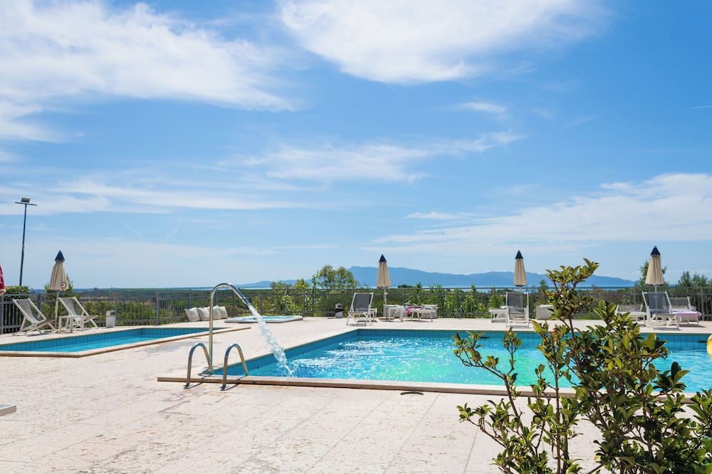 בריכה תמונה