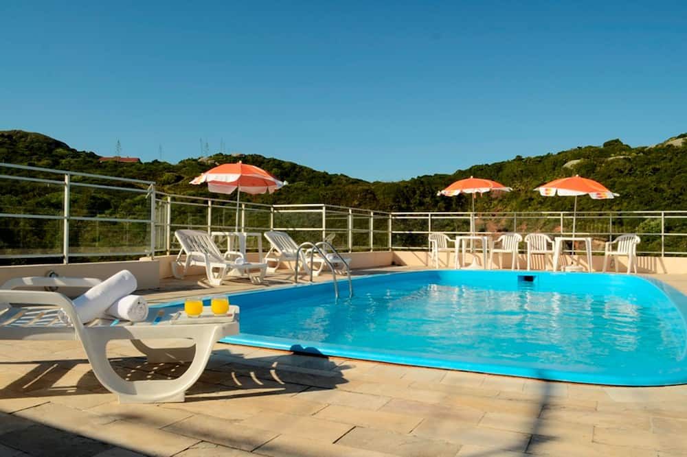 בריכה תמונה