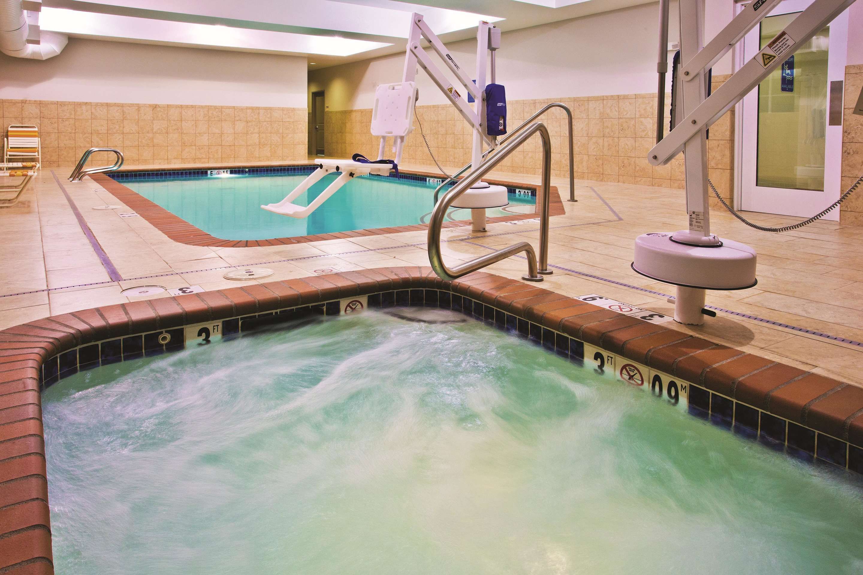 בריכה תמונה