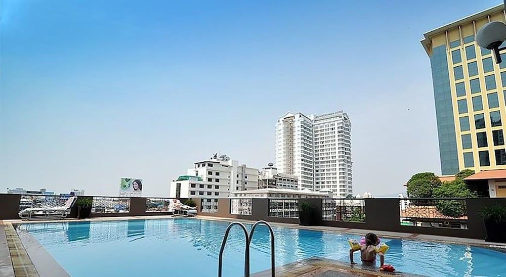 בריכה תמונה