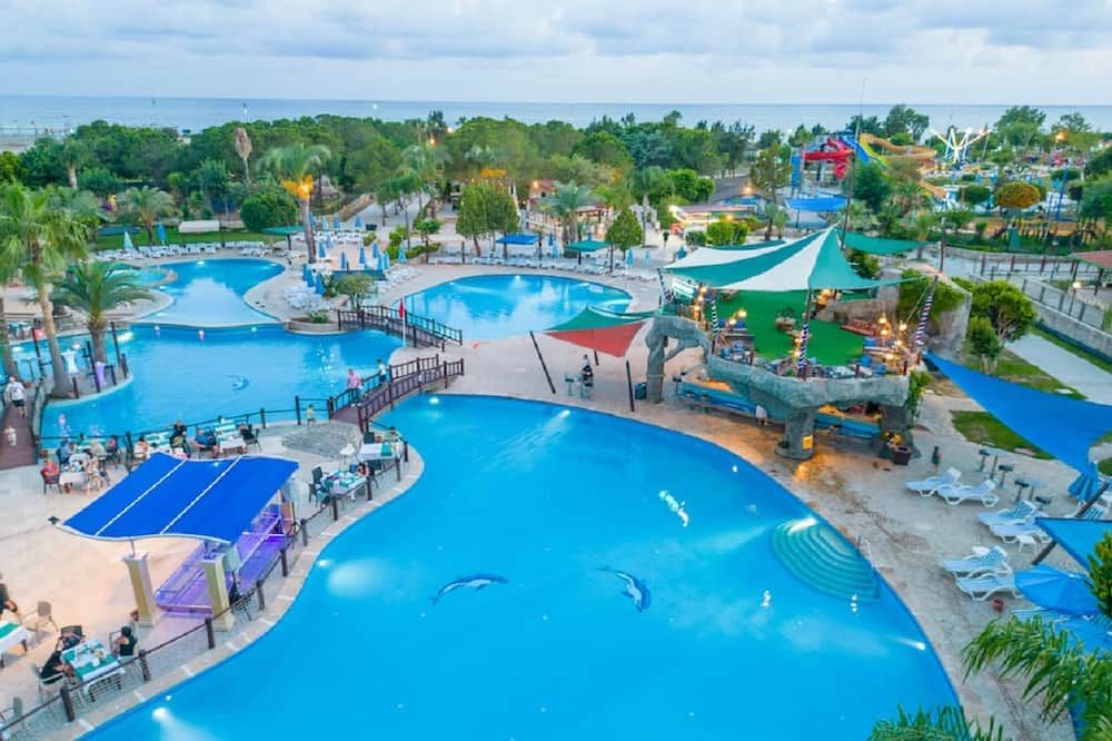 בריכה תמונה