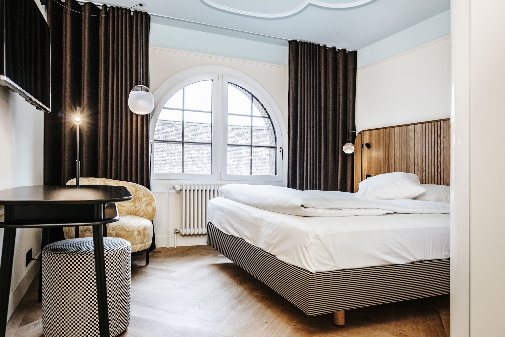 אחר