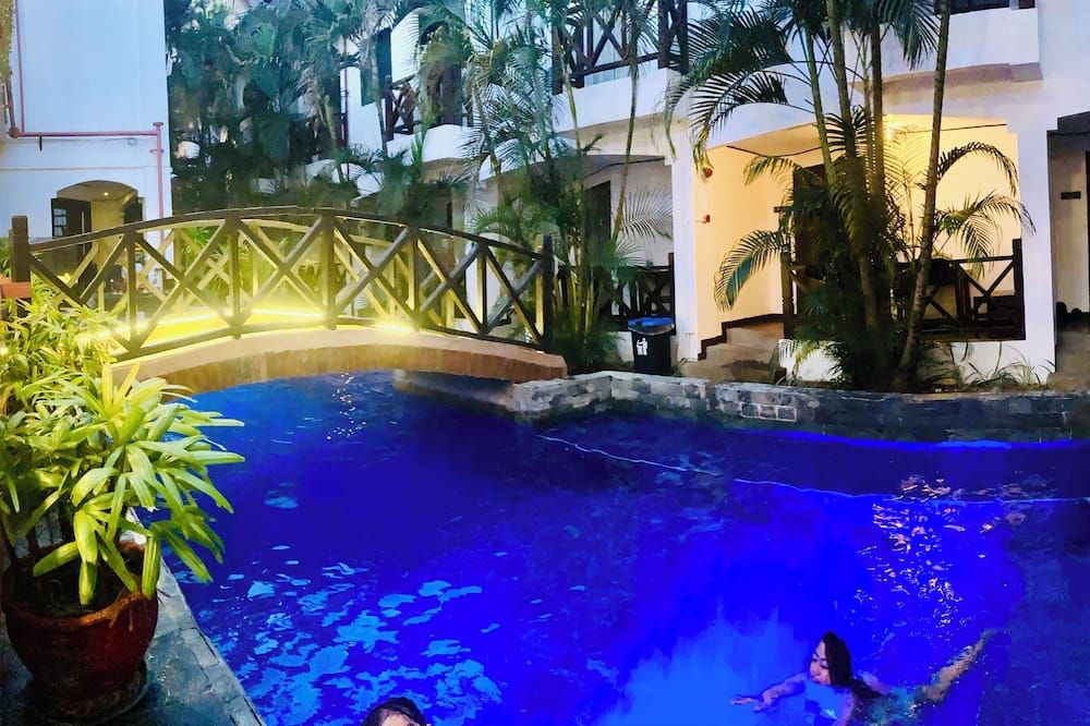 בריכה תמונה