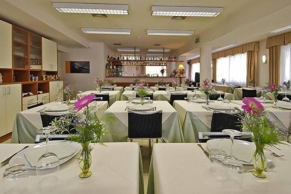 מסעדה תמונה