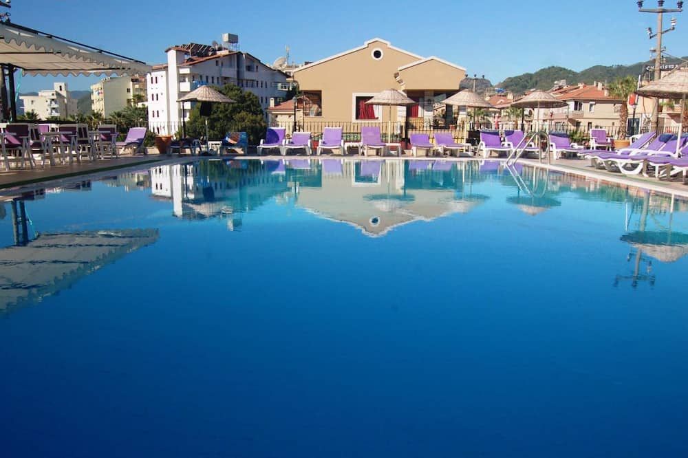 בריכה תמונה