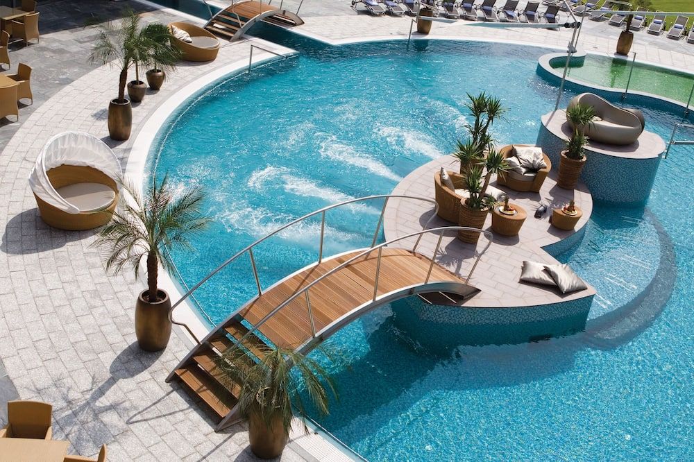 בריכה תמונה