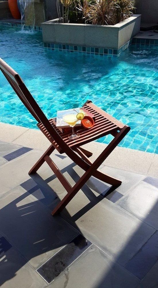 בריכה תמונה