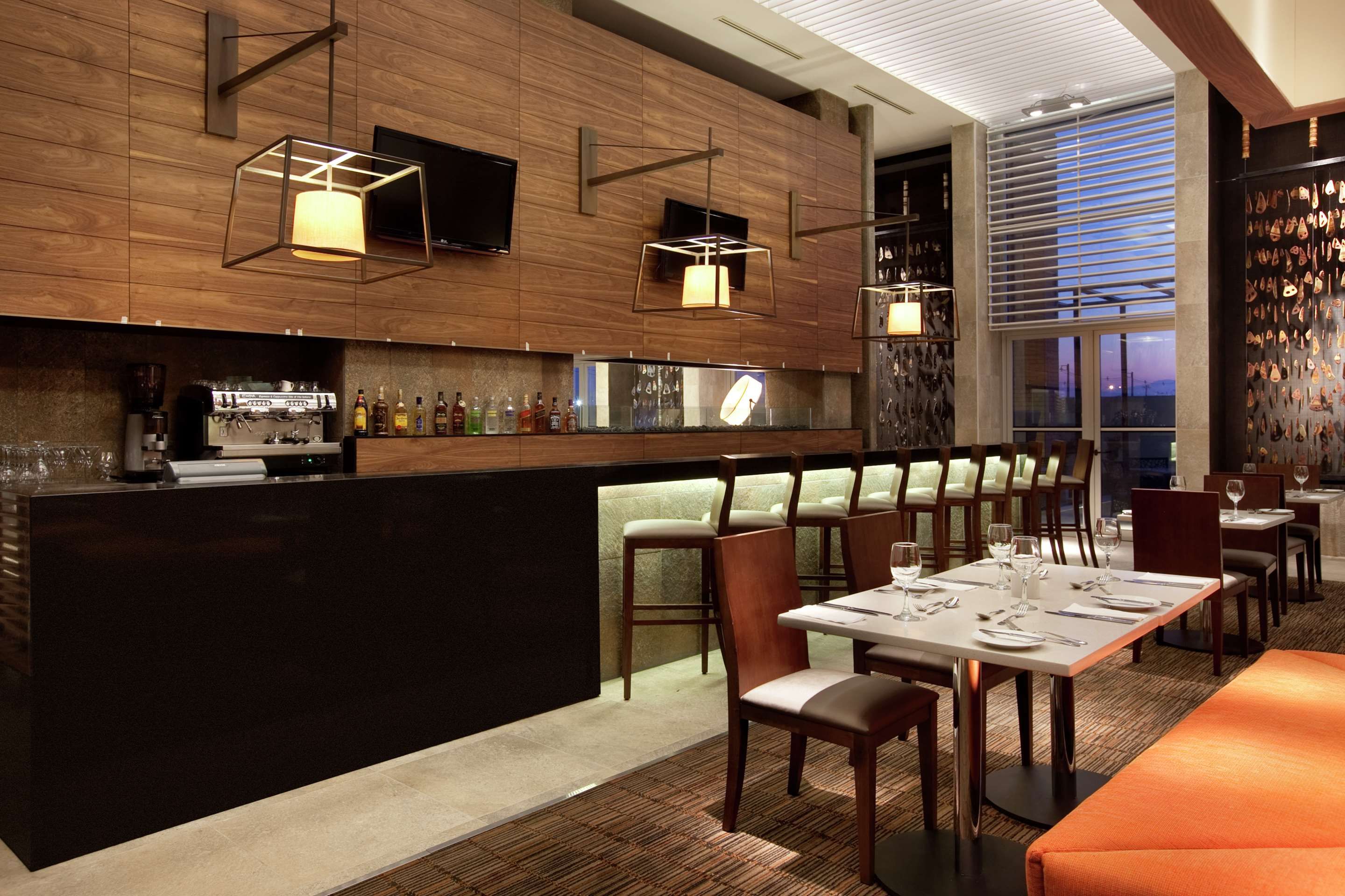 מסעדה תמונה