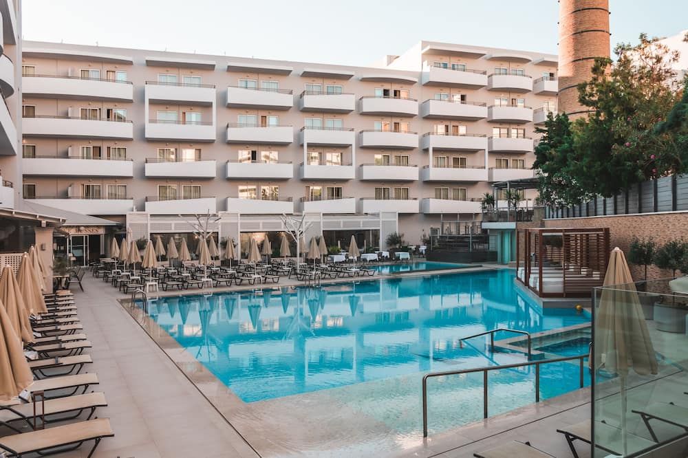 בריכה תמונה