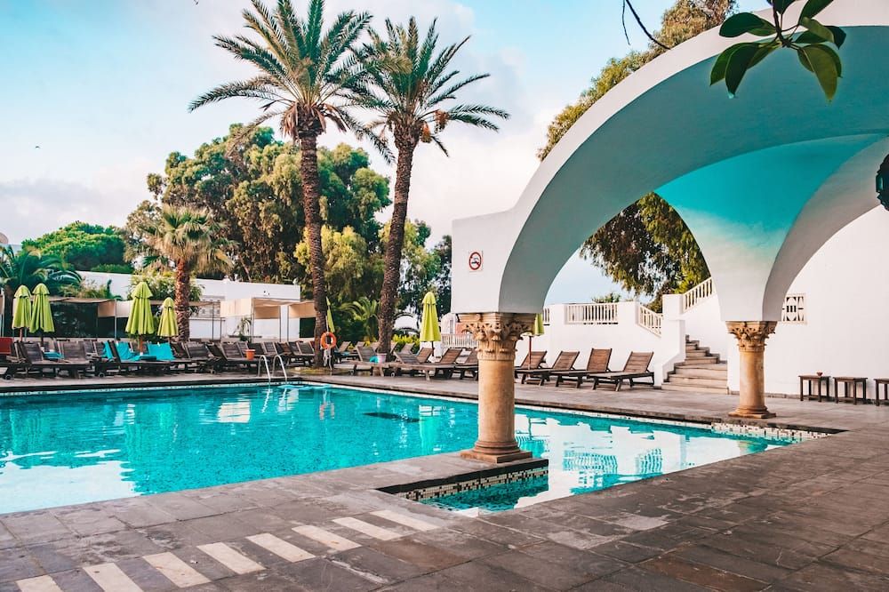 בריכה תמונה