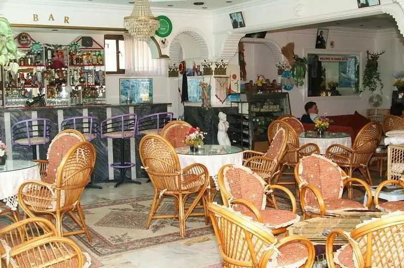 מסעדה תמונה