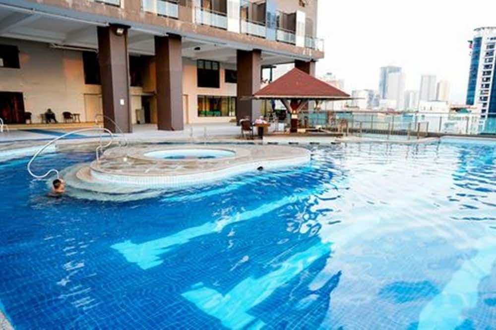 בריכה תמונה