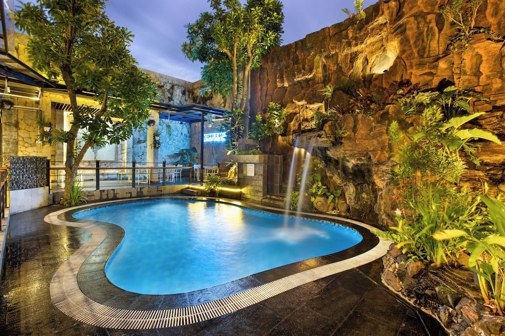 בריכה תמונה