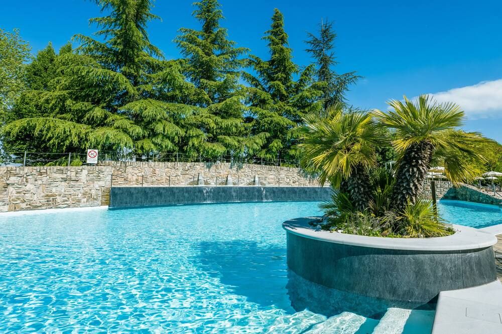 בריכה תמונה