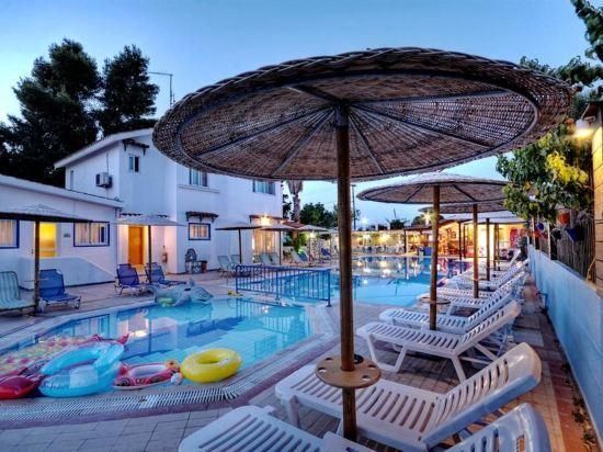 בריכה תמונה