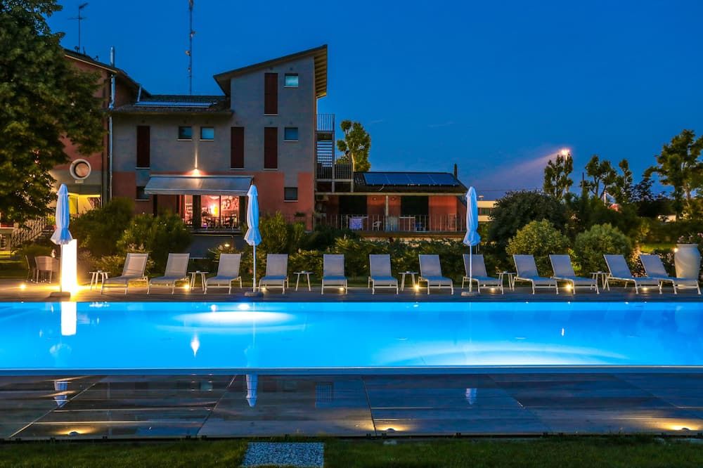 בריכה תמונה