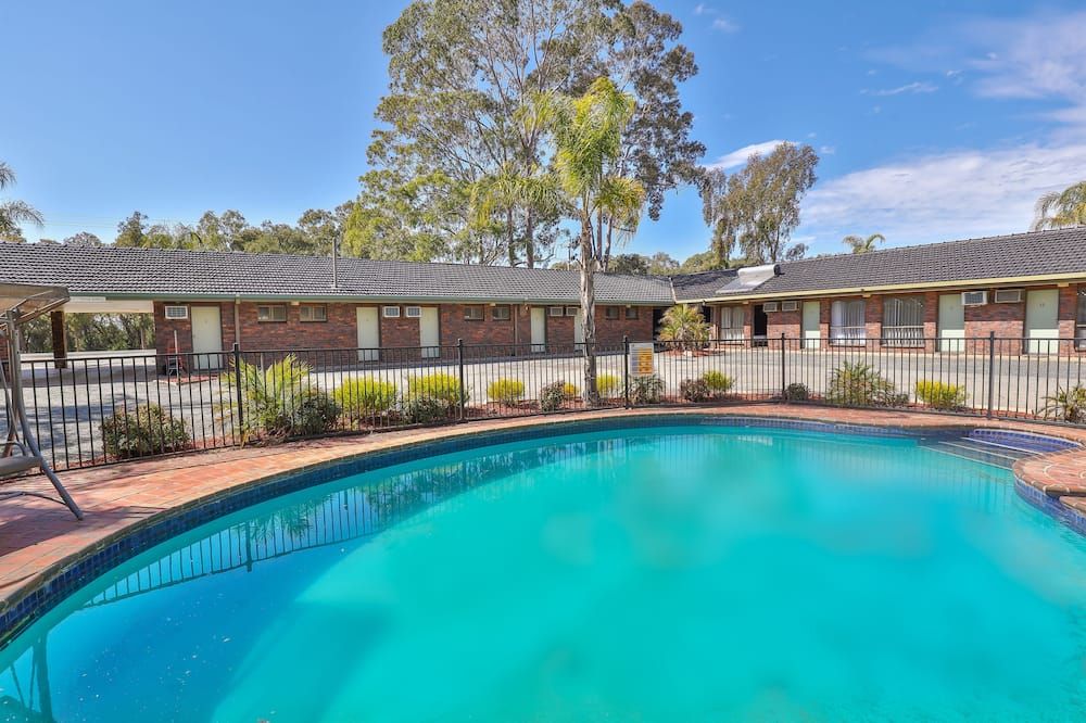 בריכה תמונה