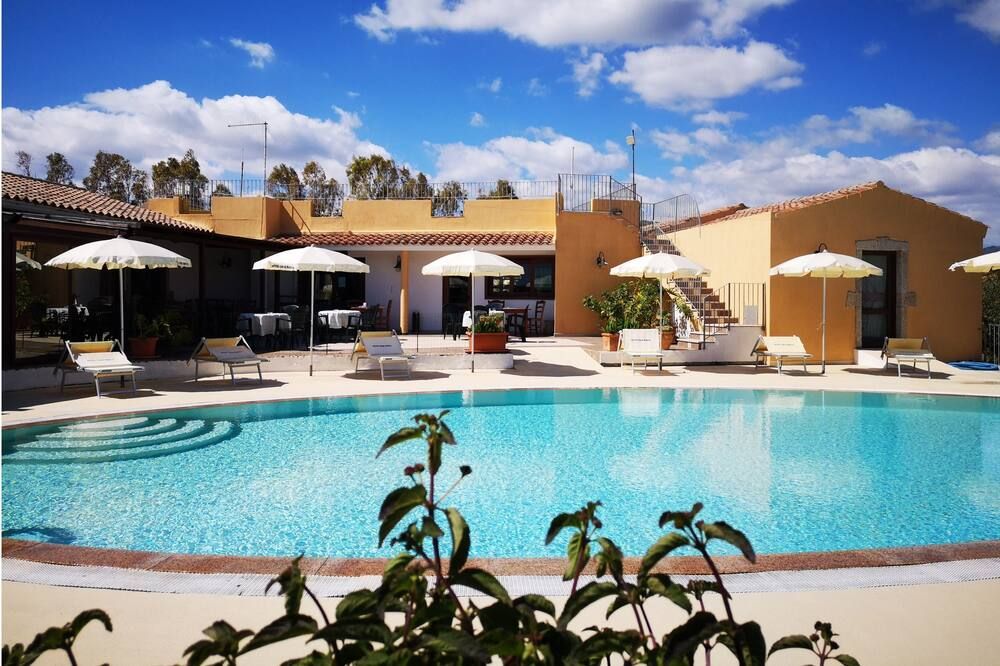 בריכה תמונה