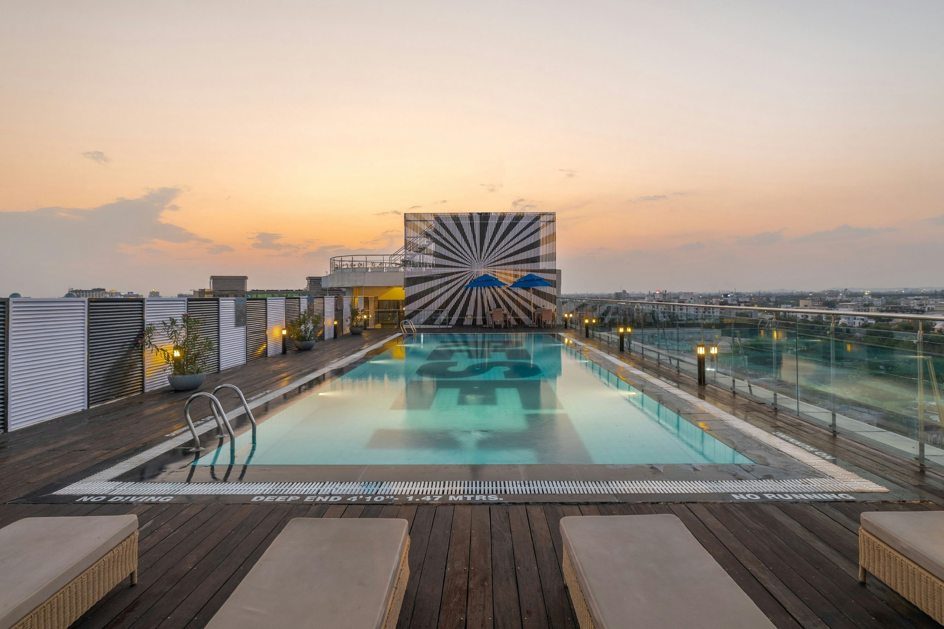 בריכה תמונה