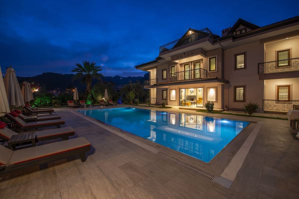 בריכה תמונה