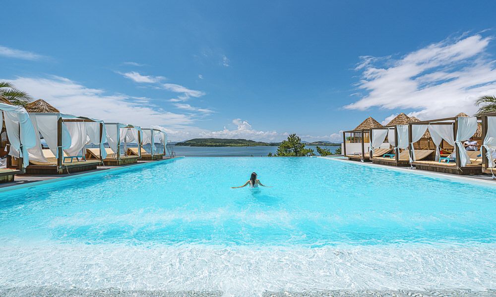 בריכה תמונה